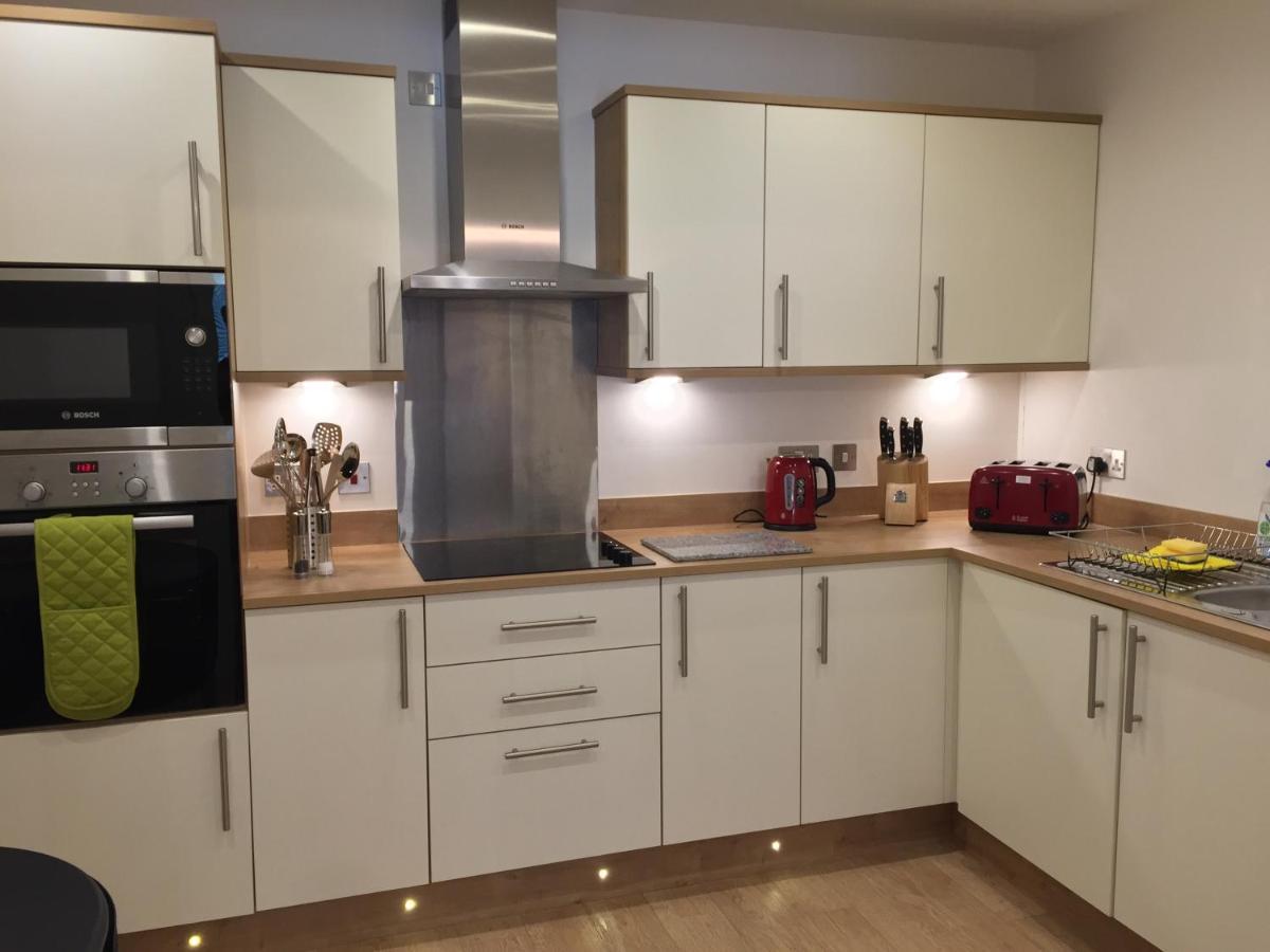 Inverness City Suites Екстериор снимка