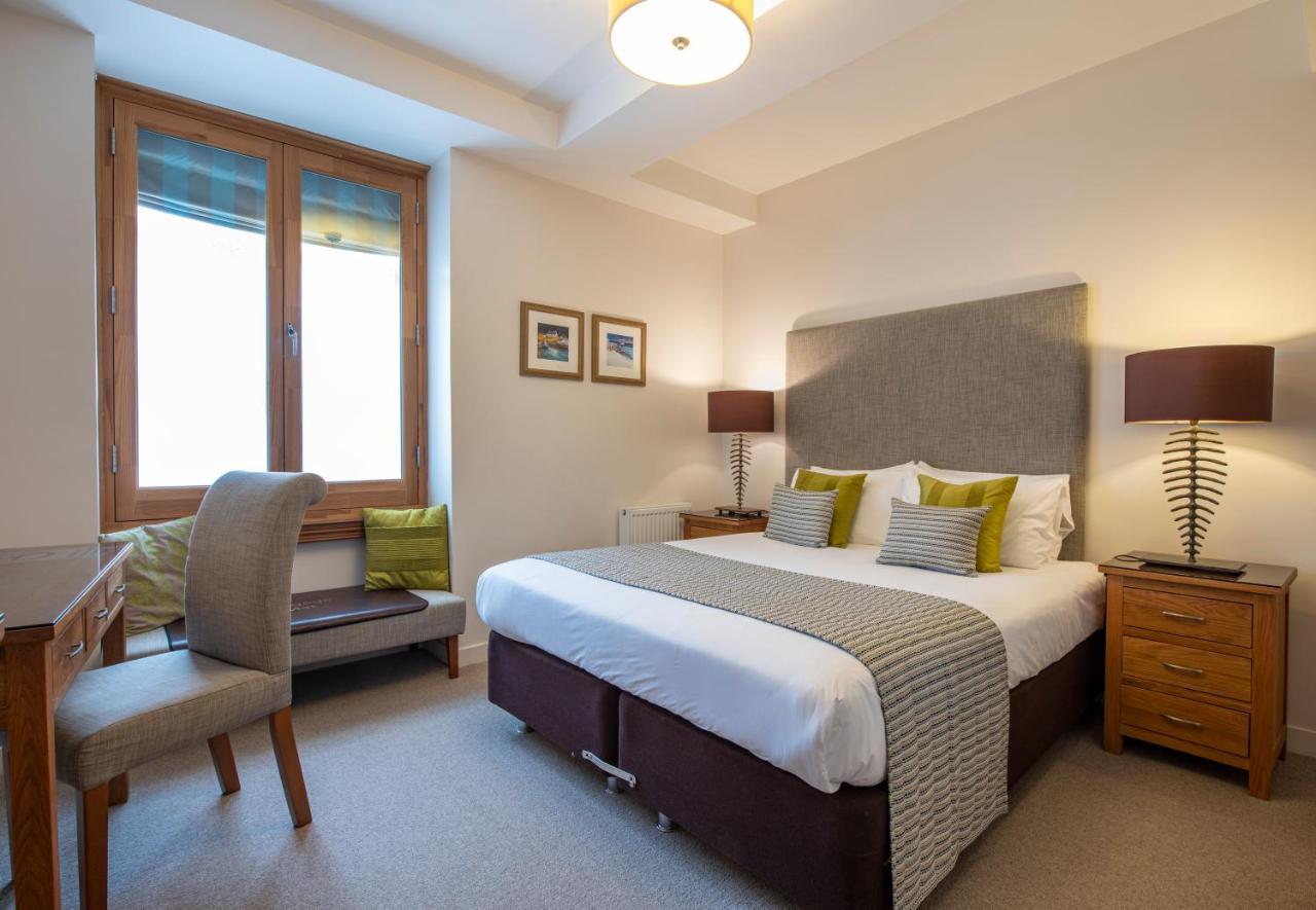 Inverness City Suites Екстериор снимка
