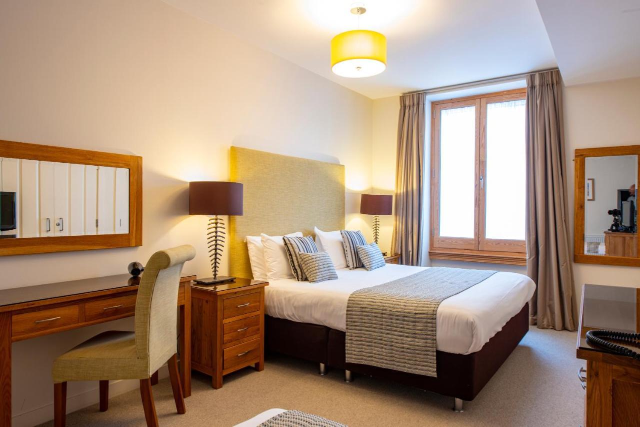 Inverness City Suites Екстериор снимка
