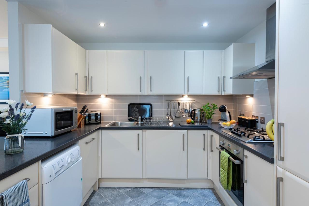 Inverness City Suites Екстериор снимка