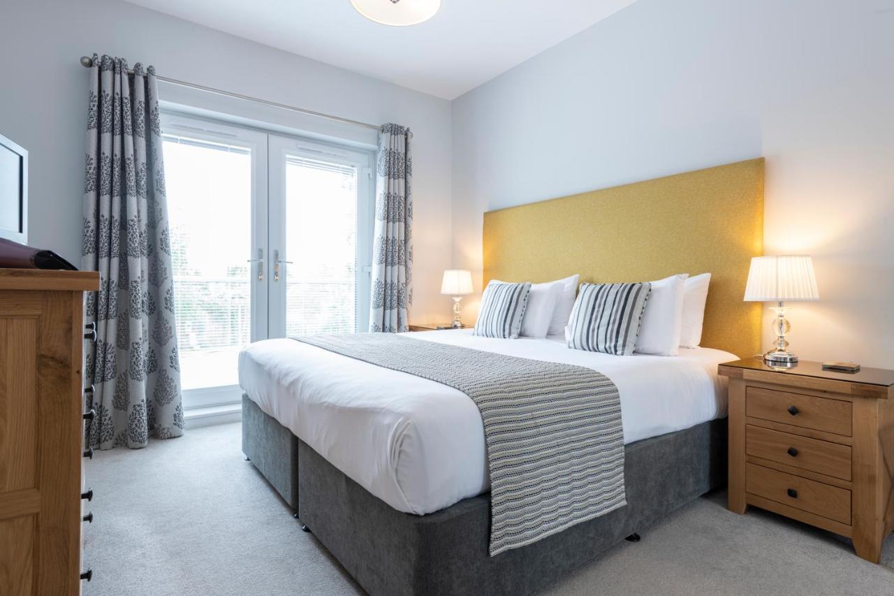 Inverness City Suites Екстериор снимка