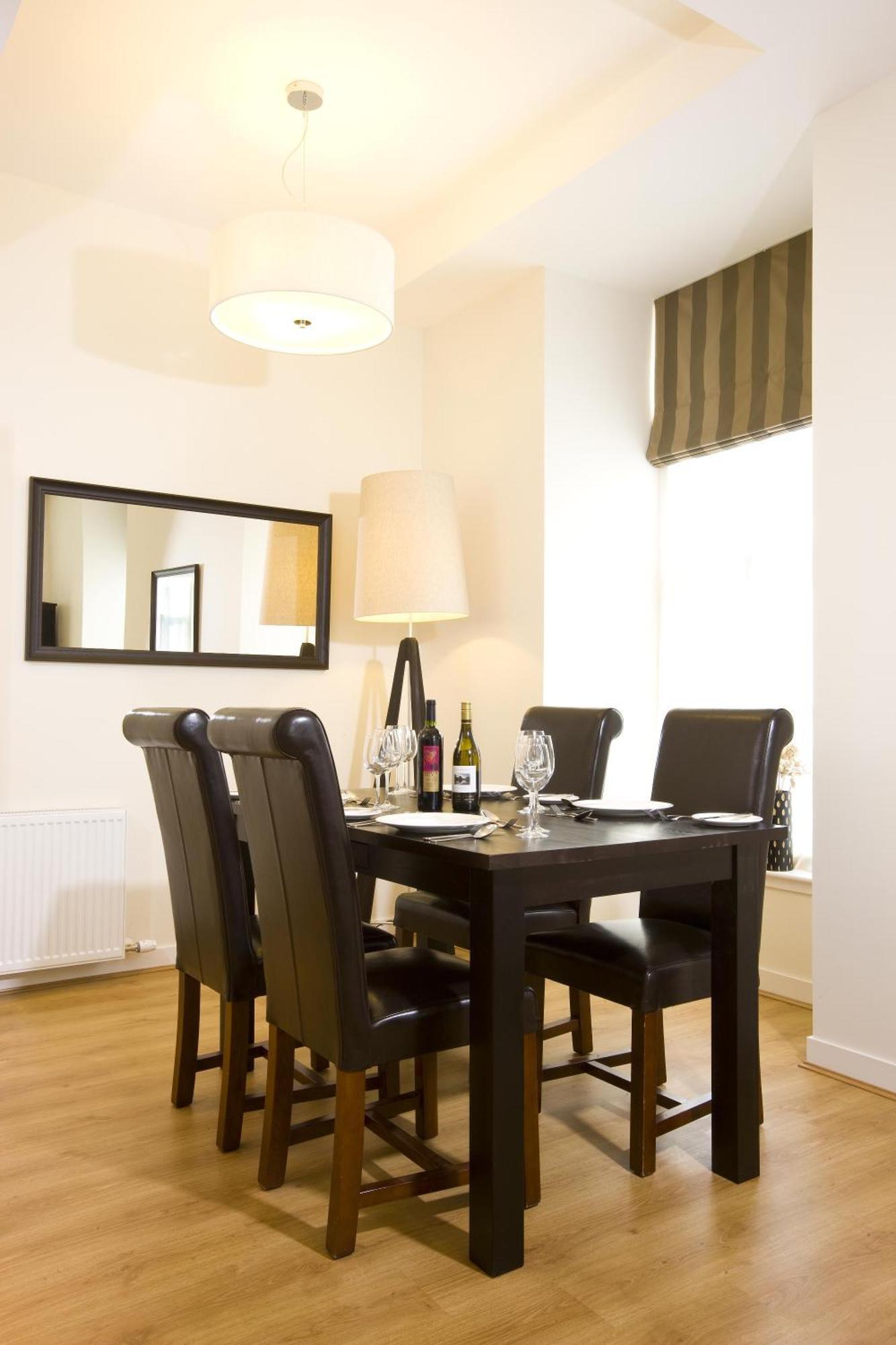 Inverness City Suites Екстериор снимка