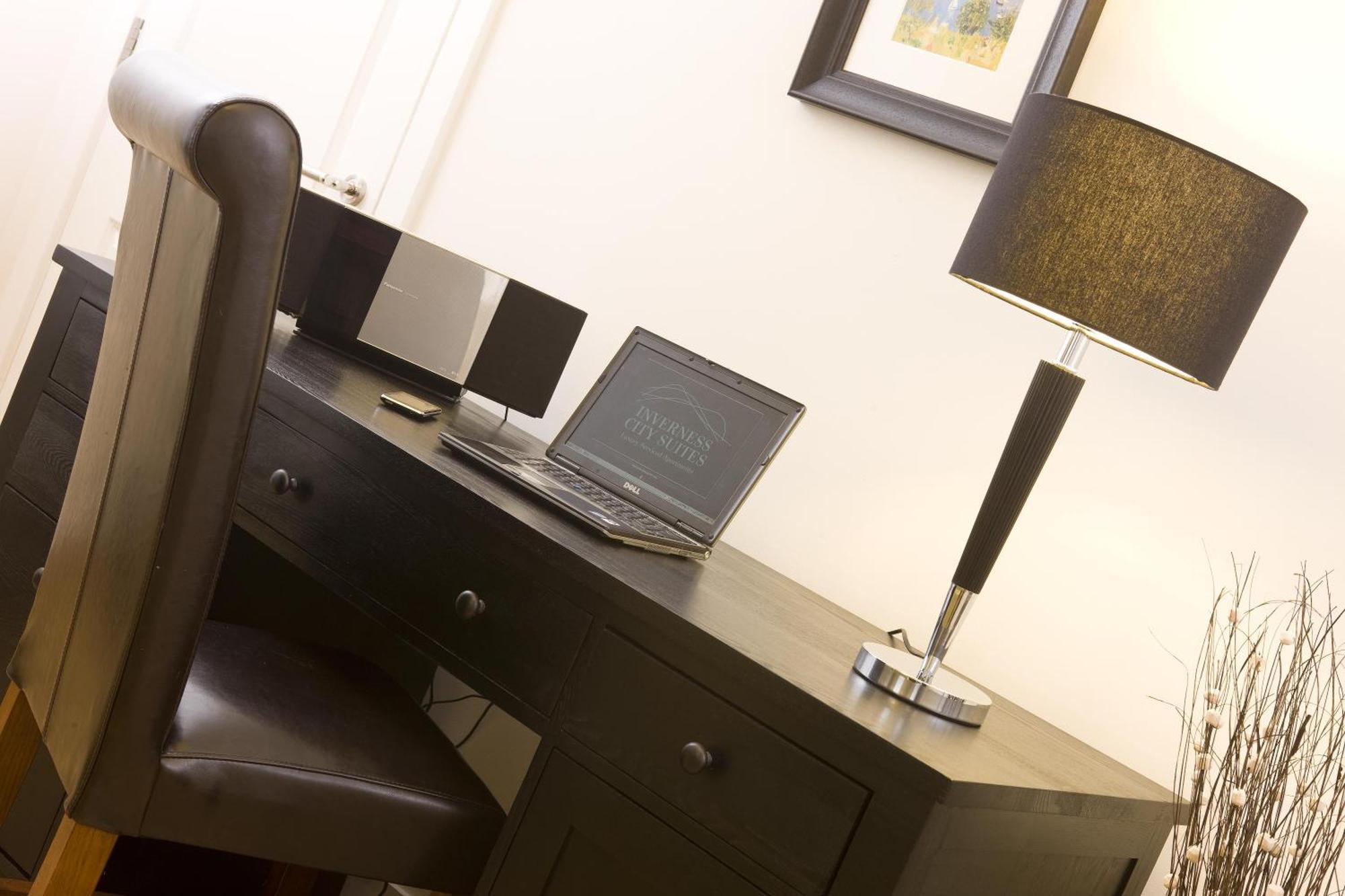 Inverness City Suites Екстериор снимка