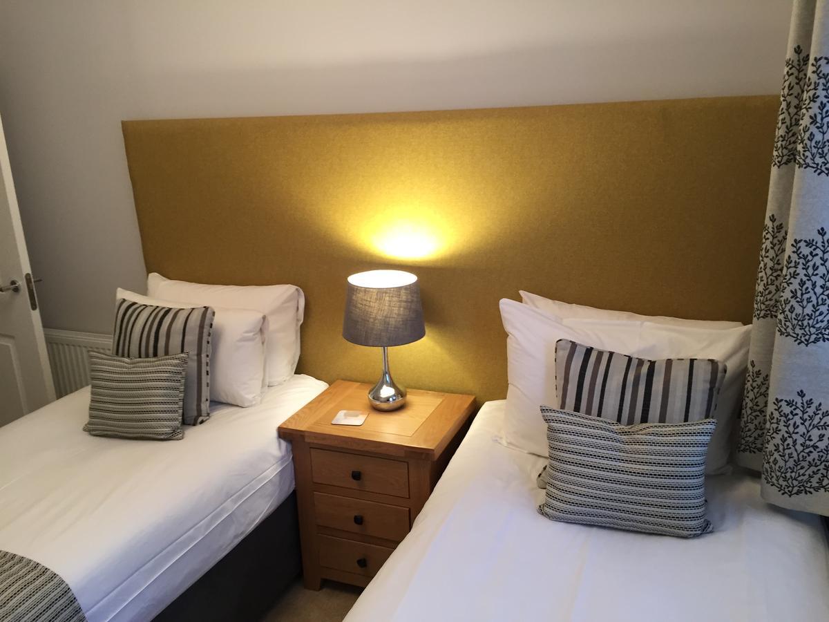 Inverness City Suites Екстериор снимка